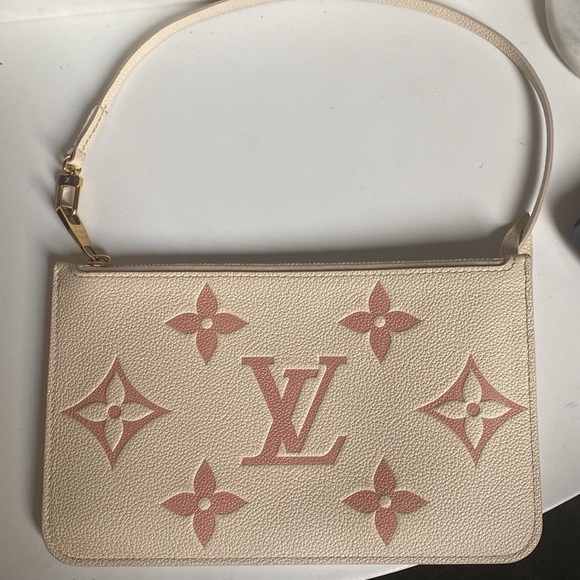 Authentic Louis  Vuitton Wristlet - Picture 15 of 16